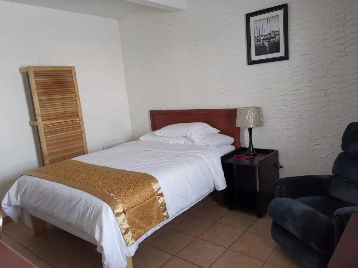 Dundurn Motel 외부 사진